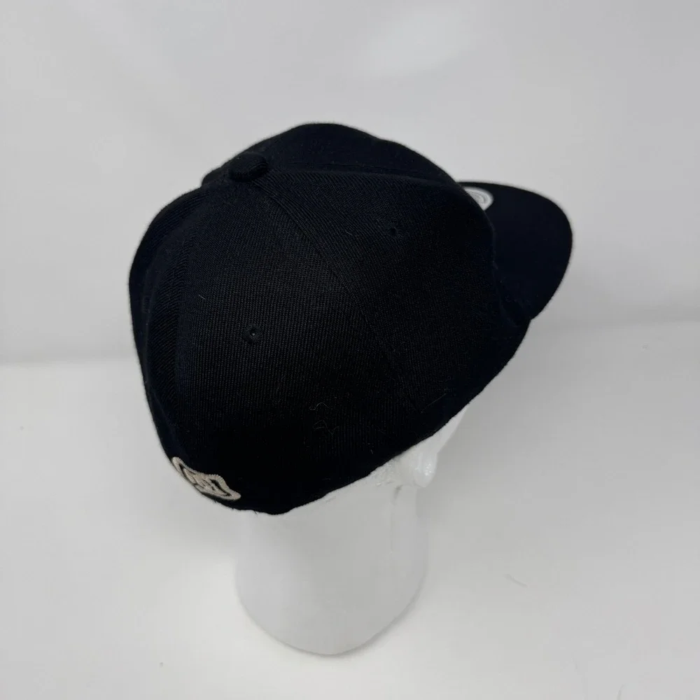 DC Shoes Georgetown Collection Fitted Hat Black White Size 7 3/8 Flat Brim Cap